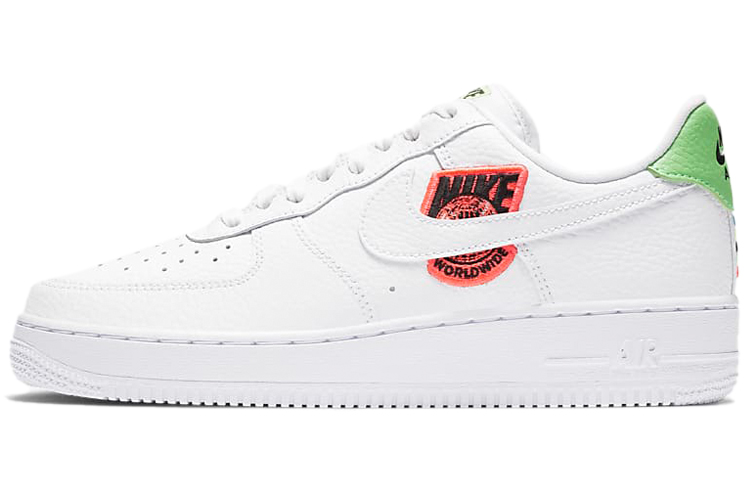 Женские кроссовки Nike Air Force 1 07 SE Worldwide (бело-зелено-оранжевые) — фото 1