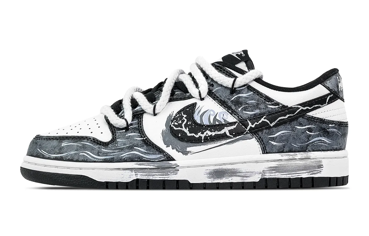 Nike Dunk Clouds Gathering On The Sail Abrasion Resistant Low top Skateboard Shoes Unisex Black White