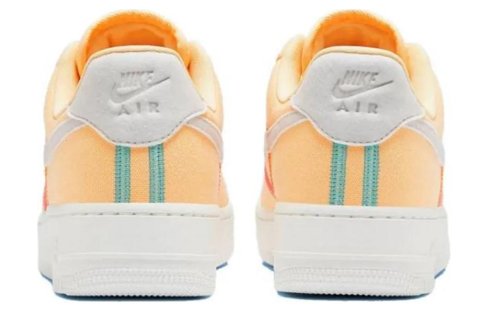 Женские кроссовки Nike Air Force 1 '07 LX (белыйоранжевый) — фото 5