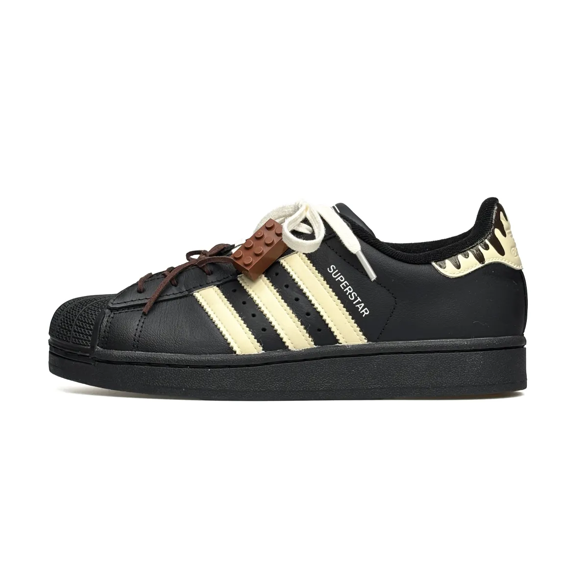Adidas Originals SUPERSTAR Abrasion Resistant Abrasion Resistant Low top Skateboard Shoes Unisex Black Yellow