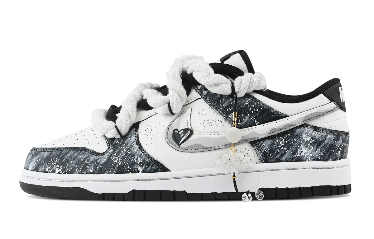 Nike Dunk Heart Rain Slip Resistant Abrasion Resistant Low top Skateboard Shoes Unisex Black White