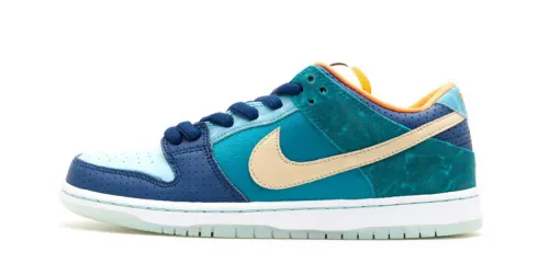 Nike SB Dunk Low MIA Skate Shop