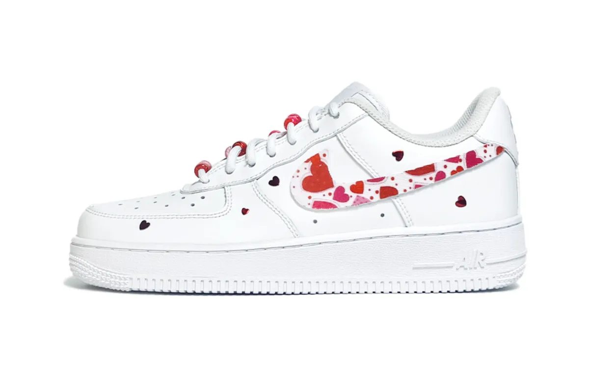 Nike Air Force 1 Heart Fluttering Slip Resistant Abrasion Resistant Low top Skateboard Shoes Unisex White
