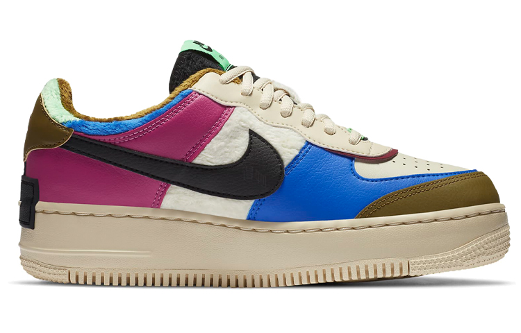 Женские кеды Nike Air Force1 shadow SE "Fossil" (бежевый / белый / коричневый) — фото 2