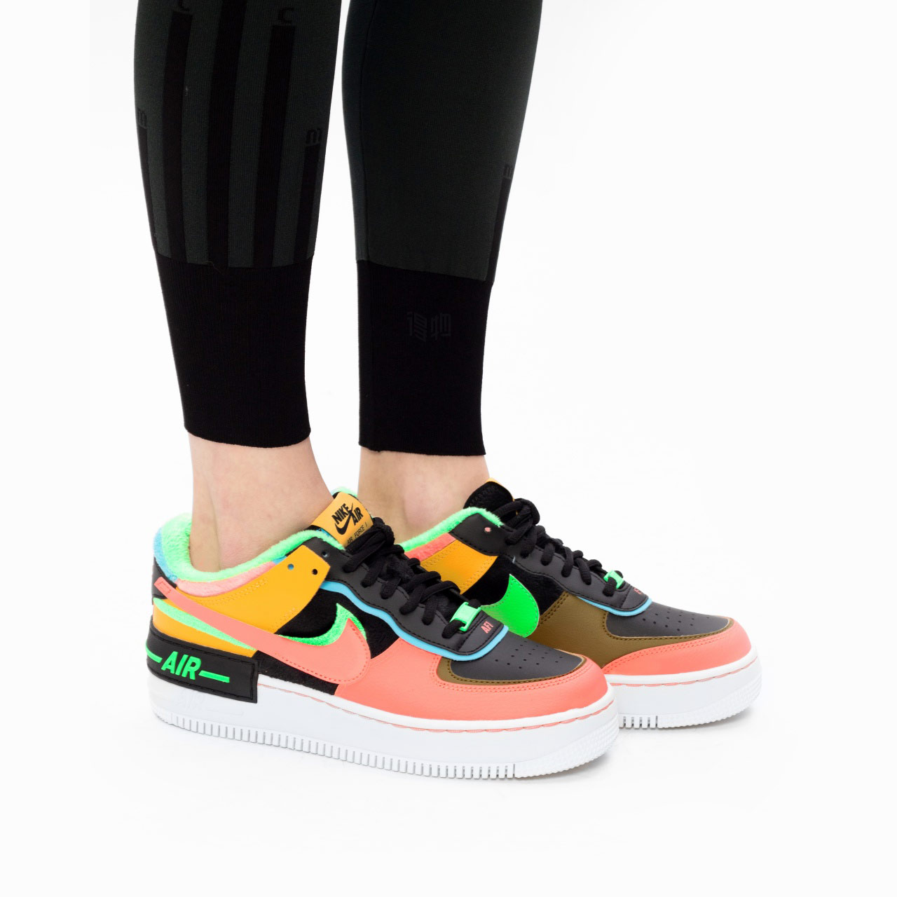 Женские кроссовки Nike Air Force 1 Shadow SE "Olive Flak" (черно-розово-желтый) — Чёрныйрозовыйжёлтый — фото 7