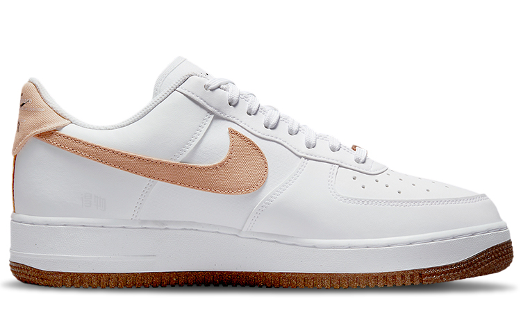 Мужские кеды Nike Air Force 1 07 LV8 (бело-коричневые) — фото 2