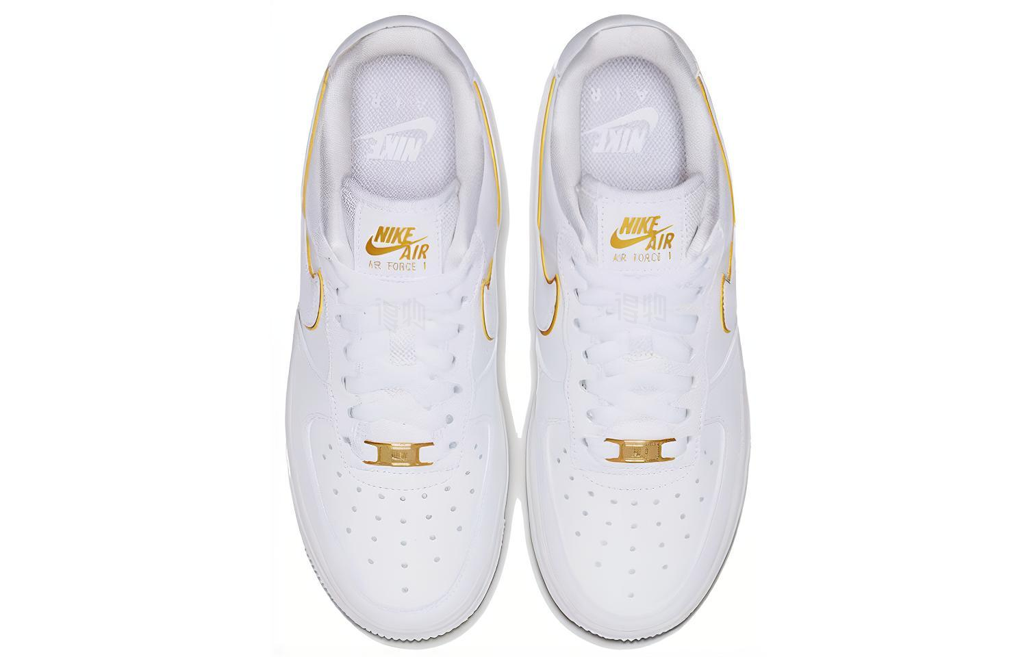 Женские кроссовки Nike Air Force 1 07 ESS (белые) — фото 4