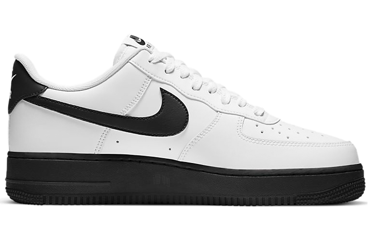 Мужские кроссовки Nike Air Force 1 (бело-черные) — фото 2