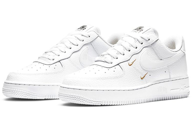 Женские кроссовки Nike Air Force 1 '07 Essential (белый / золотой) — Белыйзолотой — фото 3