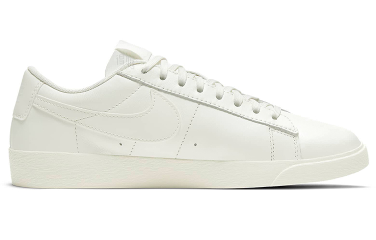 Женские кеды Nike Blazer LE (белый) — фото 2