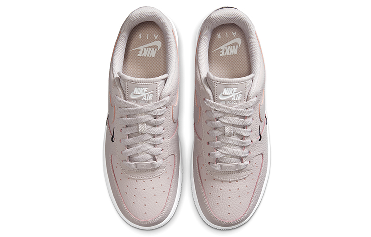 Женские кеды Nike Air Force 1 (светло-розовые) — фото 4