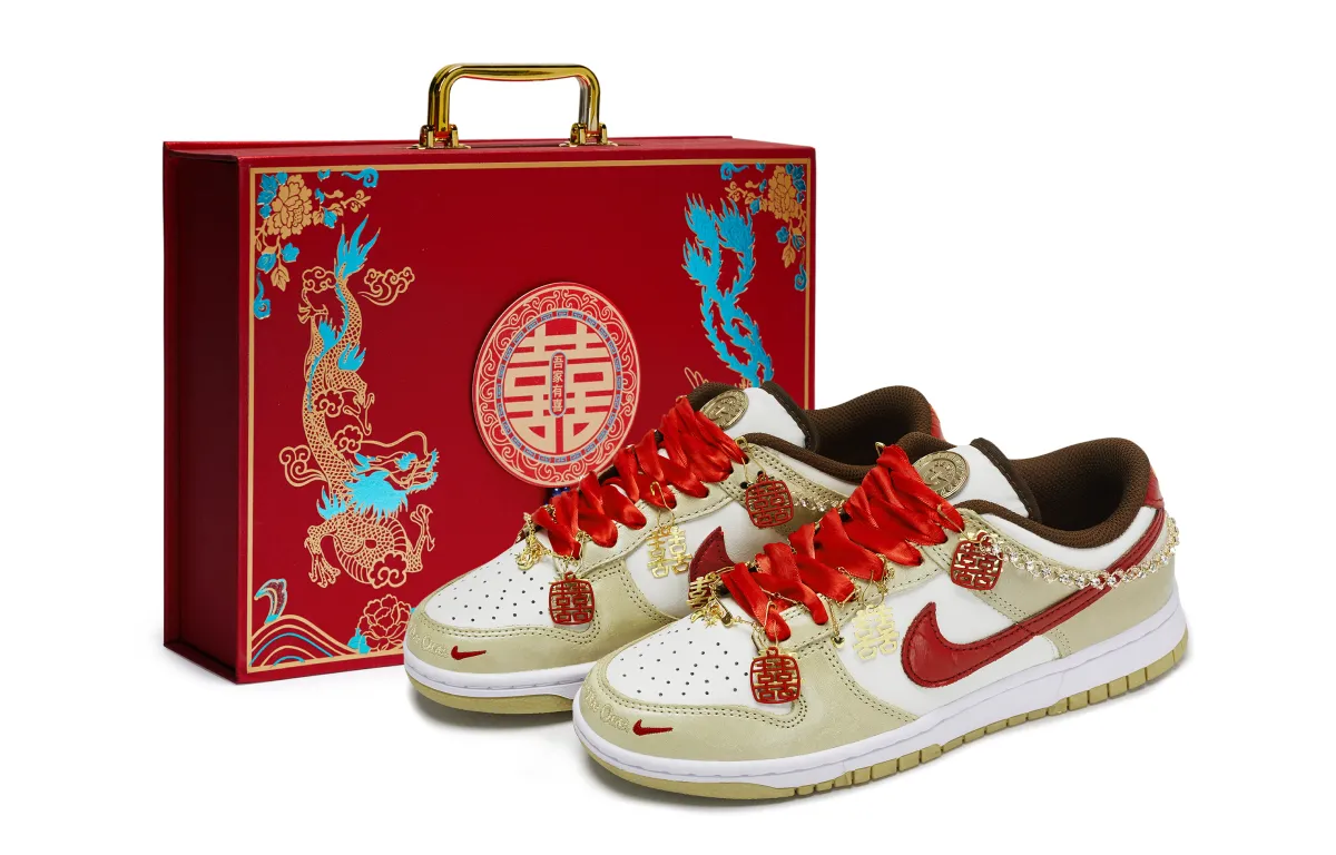 Nike Dunk Low top Skateboard Shoes Women's Beige Red Brown