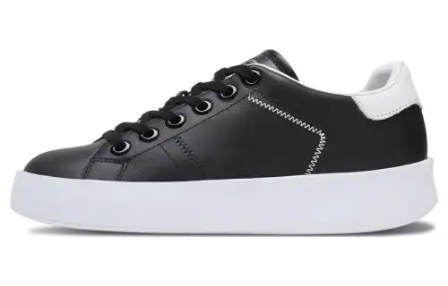 Skechers Traffic Cow Split Leather Low top Skateboard Shoes Women's Black White