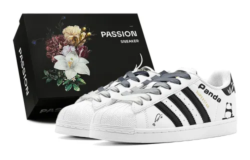 Adidas Originals Superstar Playful Wind, Cute National Treasure Panda Low top Skateboard Shoes Unisex Black White