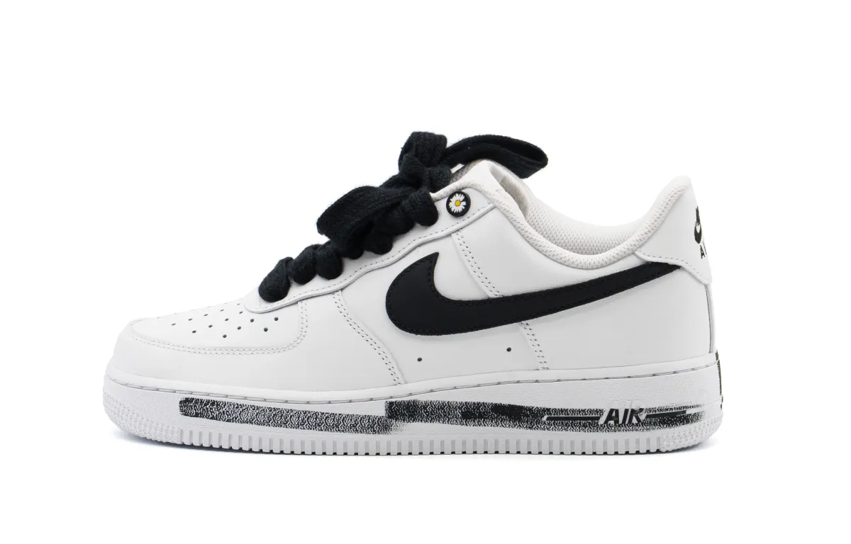 Nike Air Force 1 Small Daisy Leather Comfortable Thermal Cushioning Abrasion Resistant Low top Skateboard Shoes Unisex