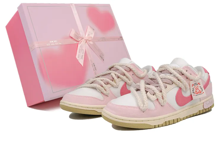 Nike Dunk Low RISK Bear Sweetheart Slip Resistant Cushioning Abrasion Resistant Low top Skateboard Shoes Women's