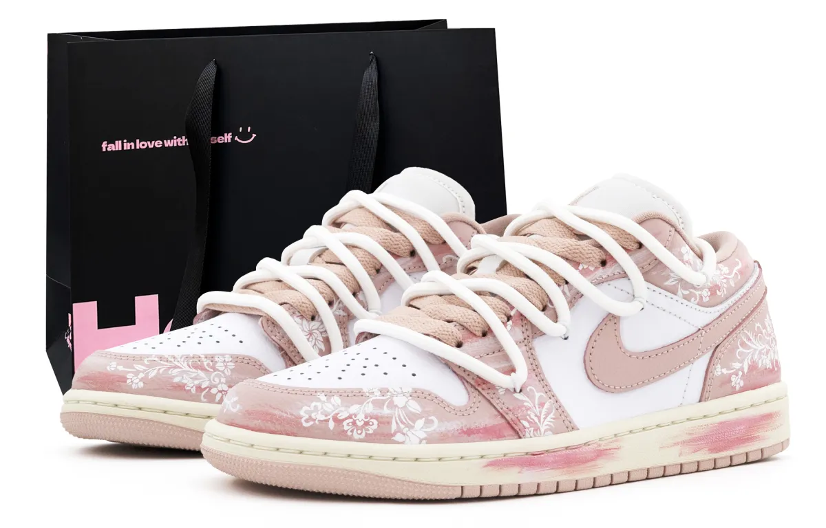 Jordan Air Jordan 1 Abrasion Resistant Abrasion Resistant Low top Skateboard Shoes Women's Haze Pink