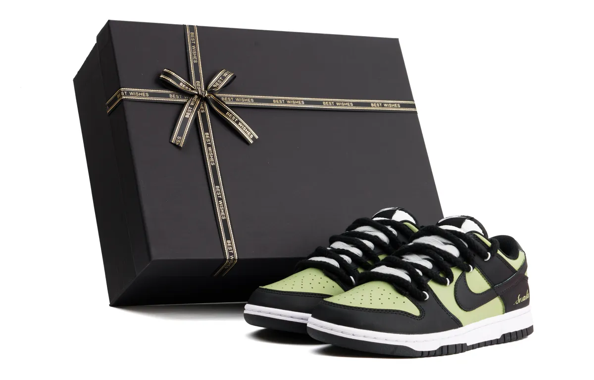 Nike Dunk Cushioning Low top Skateboard Shoes Women's Black Green
