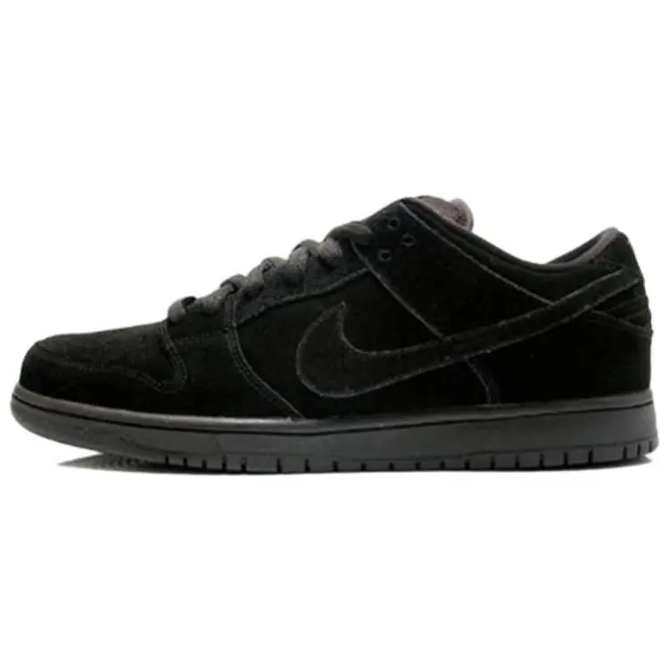 Nike Sb Dunk Low Blackout