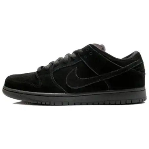 Nike Sb Dunk Low Blackout