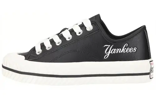 MLB Playball New York Yankees Canvas Slip Resistant Abrasion Resistant Low top Skateboard Shoes Unisex Black