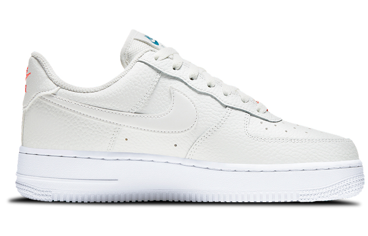 Женские кроссовки Nike Air Force 1 (бело-оранжево-синий) — Белый / оранжевый / синий — фото 2