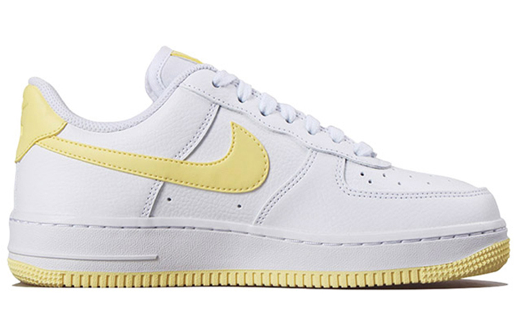 Женские кроссовки Nike Air Force 1 07 (бело-желтые) — фото 2