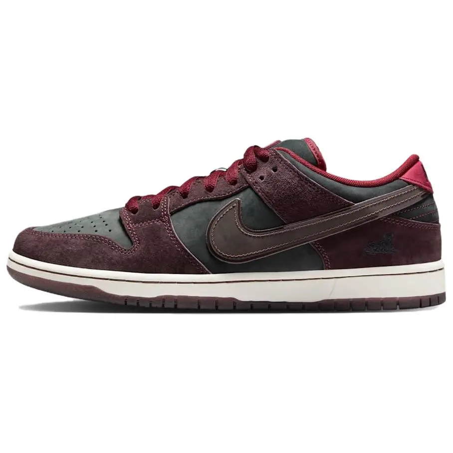 Nike x RIOT Skateshop Dunk SB Low top Skateboard Shoes Men's Brown Red