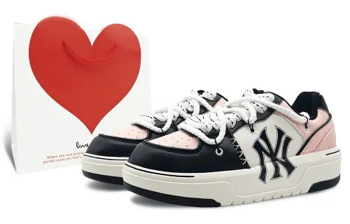 MLB New York Yankees Abrasion Resistant Height Increasing Low top Skateboard Shoes Unisex Pink