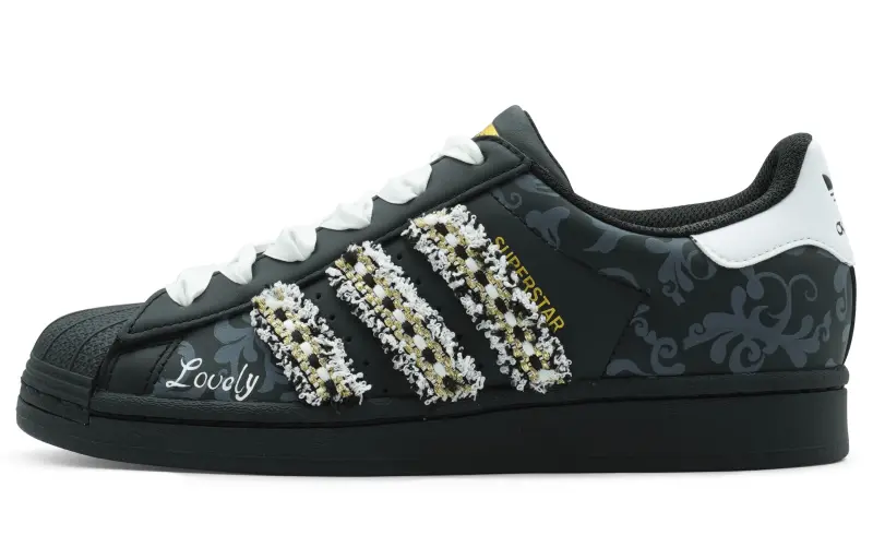 Adidas Originals SUPERSTAR Slip Resistant Abrasion Resistant Low top Skateboard Shoes Unisex Black White