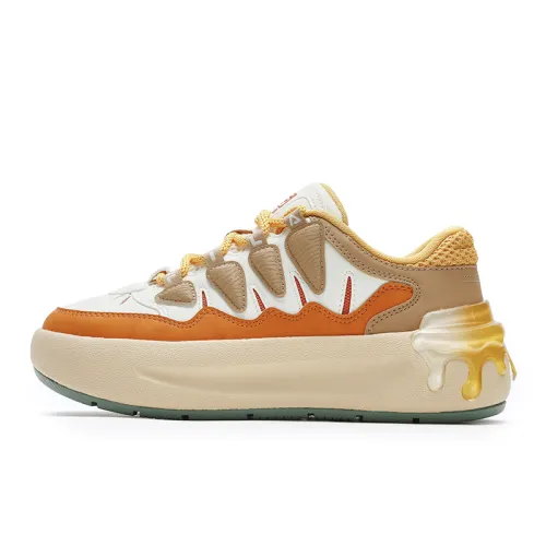 FILA CARROT Shoes Abrasion Resistant Low top Skateboard Shoes Women's Early Snow/Dark Cheese Orange