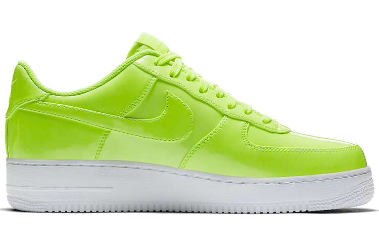 Мужские кроссовки Nike Air Force 1 Ultraviolet "Volt" (салатовые) — фото 2