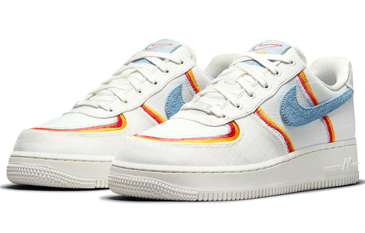 Женские кеды Nike Air Force 1 (бело-сине-красный) — Белый / синий / оранжевый / красный — фото 3