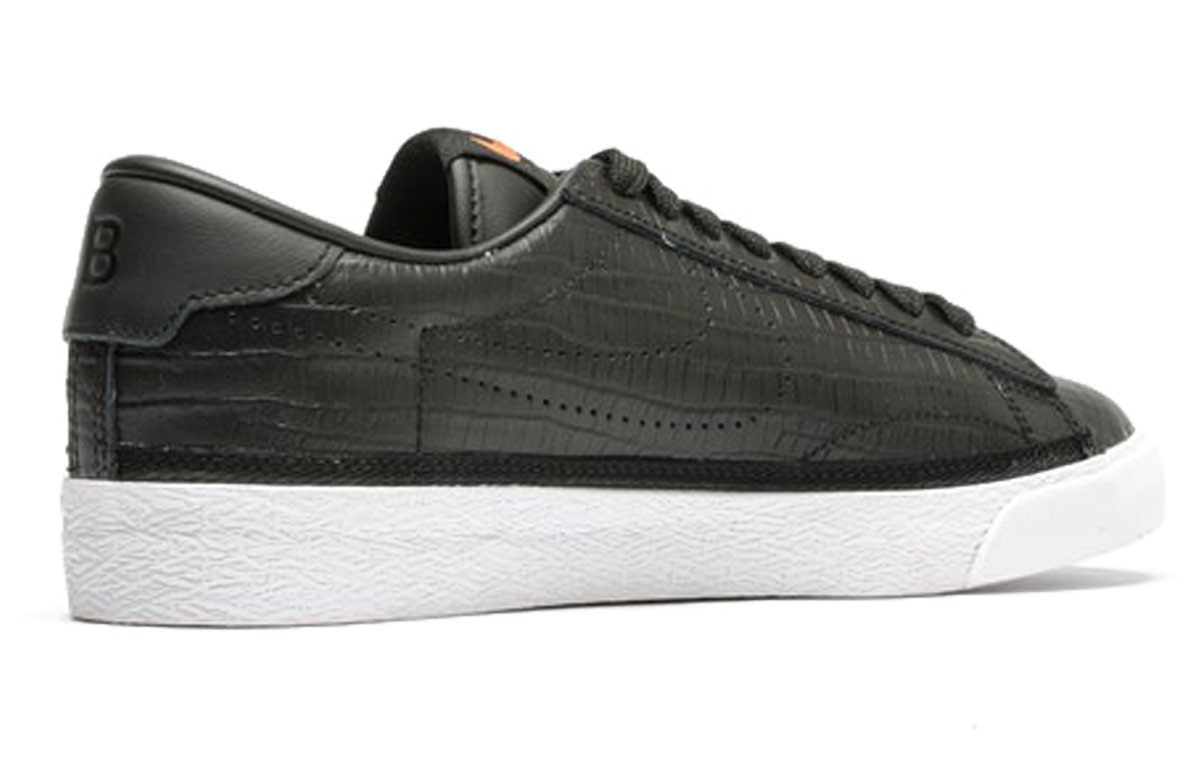 Женские кеды Fragment Design x Nike Tennis Classic (черные) — фото 3