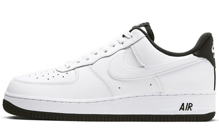 Мужские кроссовки Nike Air Force 1 07 (черно-белые) — фото 1