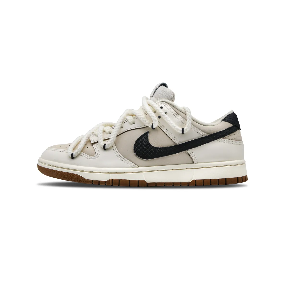 Nike Dunk Sand Dune, Extraordinary World Low top Skateboard Shoes Unisex Beige White Black