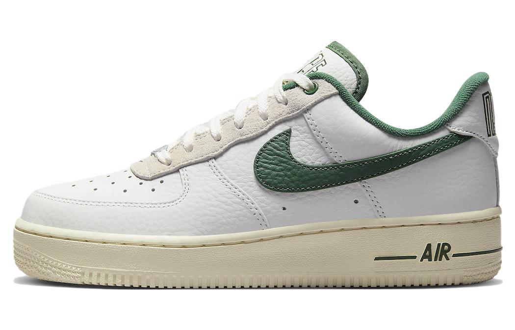 Женские кроссовки Nike Air Force 1 (бело-зеленые)