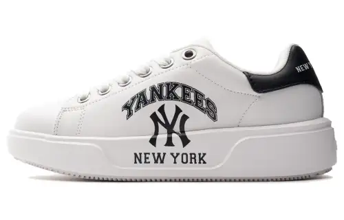 MLB Chunky Classic Varsity New YorkYankees Cushioning Abrasion Resistant Cushioning, Wear Resistant Low top