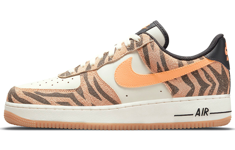 Мужские кроссовки Nike Air Force 1 (бело-черно-оранжевый) — Белый / чёрный / оранжевый — фото 1