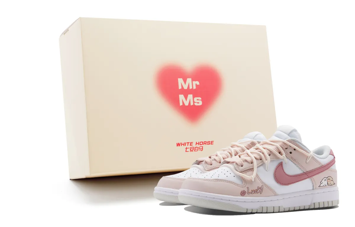 Nike Dunk Synthetic Leather, Artificial Leather Slip Resistant Cushioning Low top Skateboard Shoes Women's White Pink
