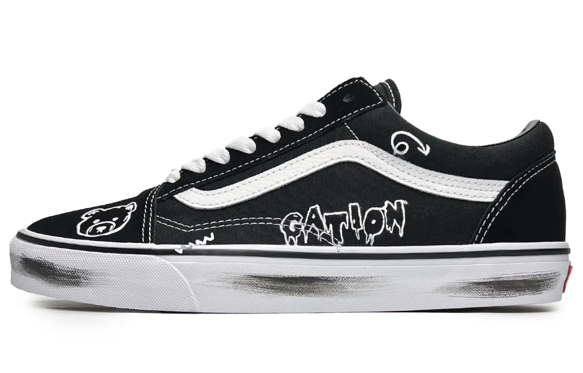 Vans Old Skool Graffiti Bear Slip Resistant Abrasion Resistant Low top Skateboard Shoes Unisex Black White
