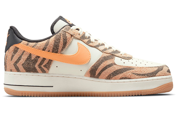 Мужские кроссовки Nike Air Force 1 (бело-черно-оранжевый) — Белый / чёрный / оранжевый — фото 2