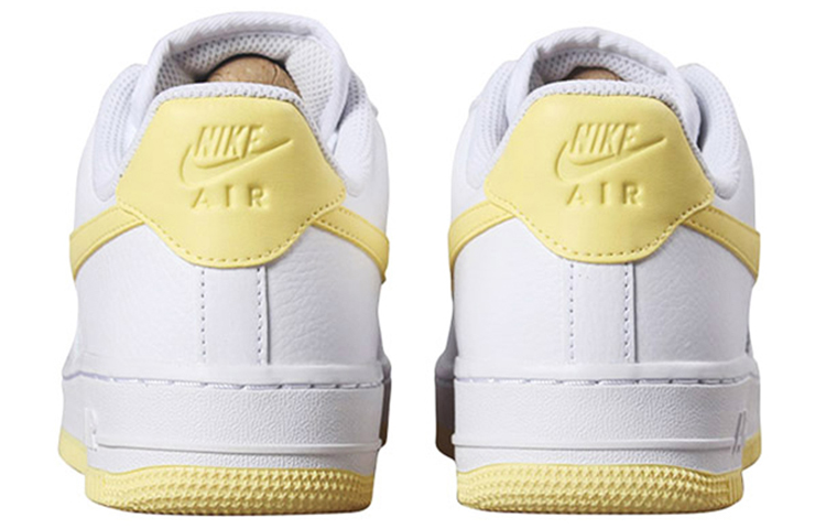 Женские кроссовки Nike Air Force 1 07 (бело-желтые) — фото 4