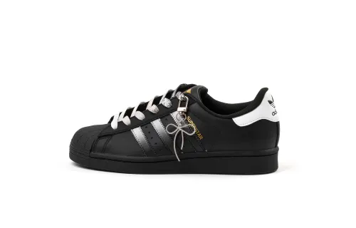 Adidas Originals SUPERSTAR Slip Resistant Abrasion Resistant Low top Skateboard Shoes Unisex Black White