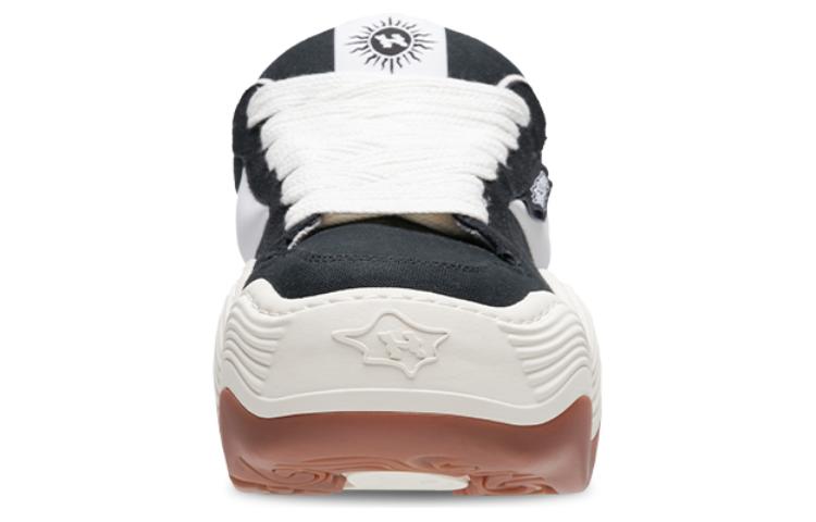 Heyday Wavy Slip On Low top Skateboard Shoes Unisex Black White