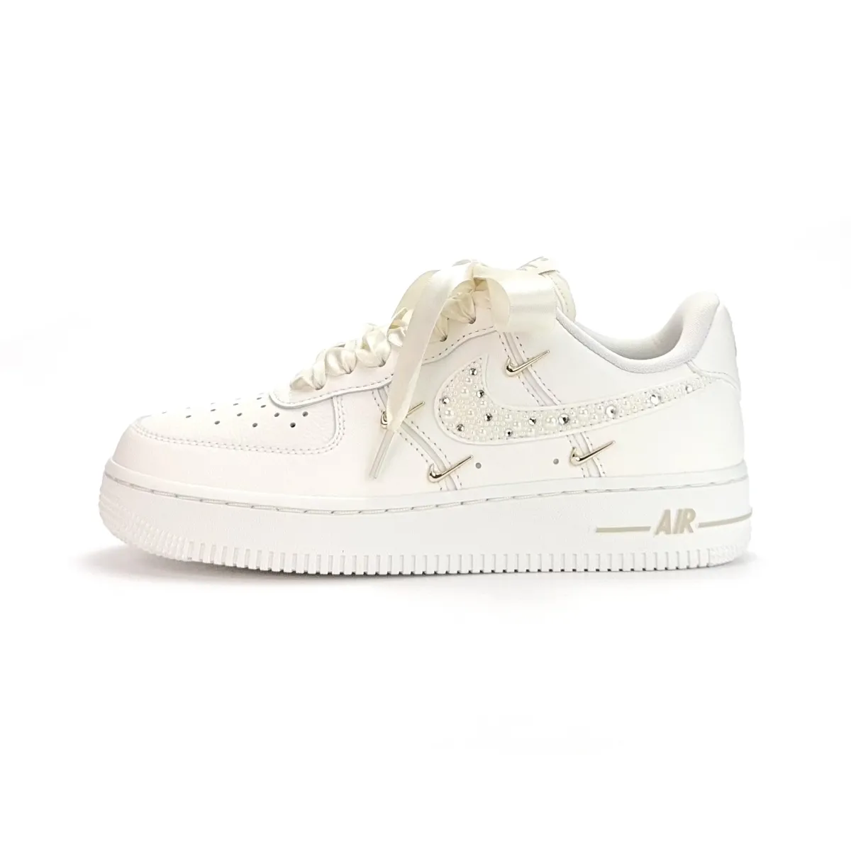 Nike Air Force 1 Pearl Dreamy Abrasion Resistant Low top Skateboard Shoes Women's White Gold