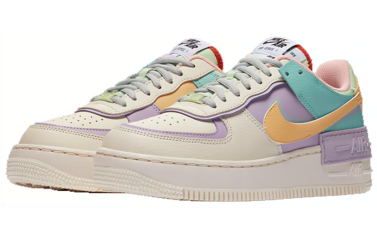 Женские кроссовки Nike Air Force 1 (фиолетово-желтые) — 淡象牙白/热带绿/蒸气绿/天体金 — фото 3