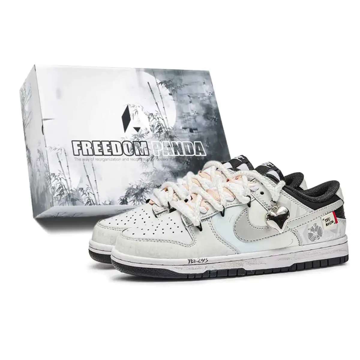 Nike Dunk Free Panda, Box, Distressed Heart Wheel Abrasion Resistant Lightweight Low top Skateboard Shoes Unisex