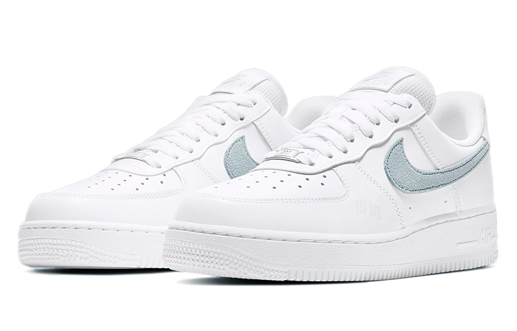 Женские кроссовки Nike Air Force 1 (белый, нежно-голубой) — 白/冰蓝 — фото 3