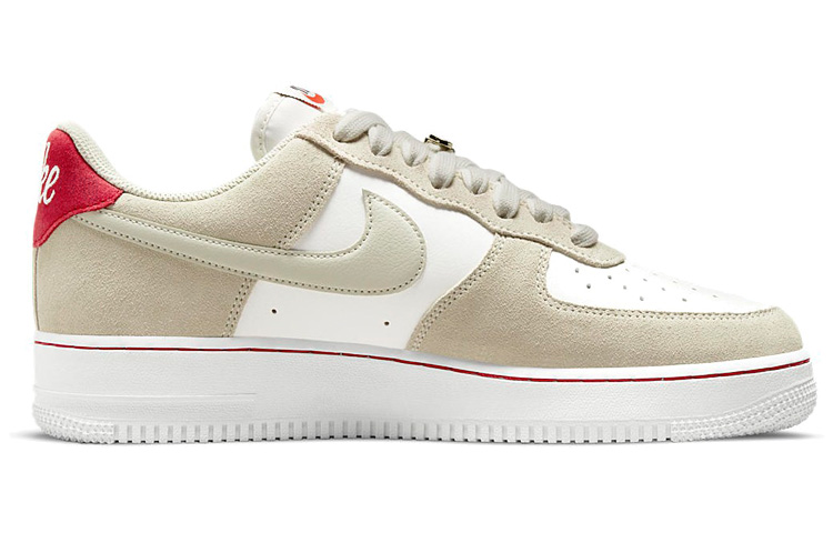 Мужские кеды Nike Air Force 1 07 LV8 "First Use" (бело-красные) — фото 2